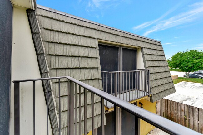 Building Photo - 311 3rd Way