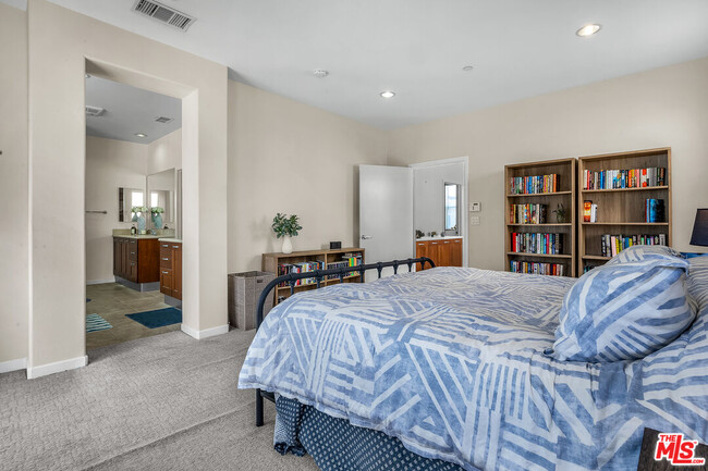 Building Photo - 6532 S Para Way