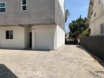 Building Photo - 1141 Irolo St