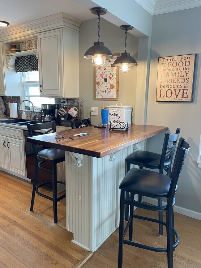 Building Photo - 2900 Oak Ave