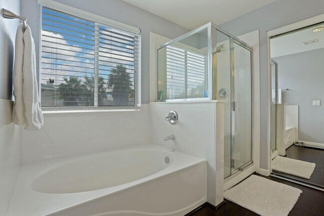 Building Photo - 1342 Windsong Dr