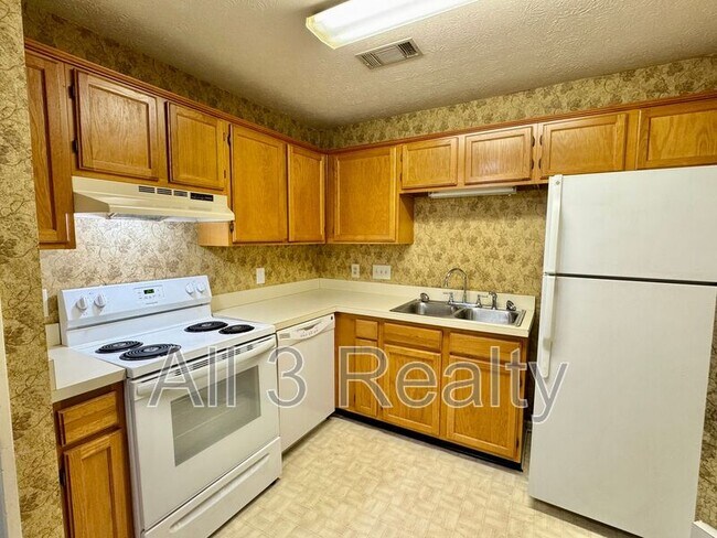 Building Photo - 6008 Woodrun Ct