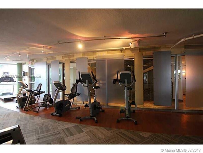 Building Photo - 2681 N Flamingo Rd
