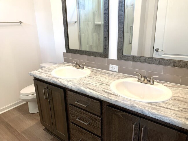 Building Photo - 141 Millwood Rd