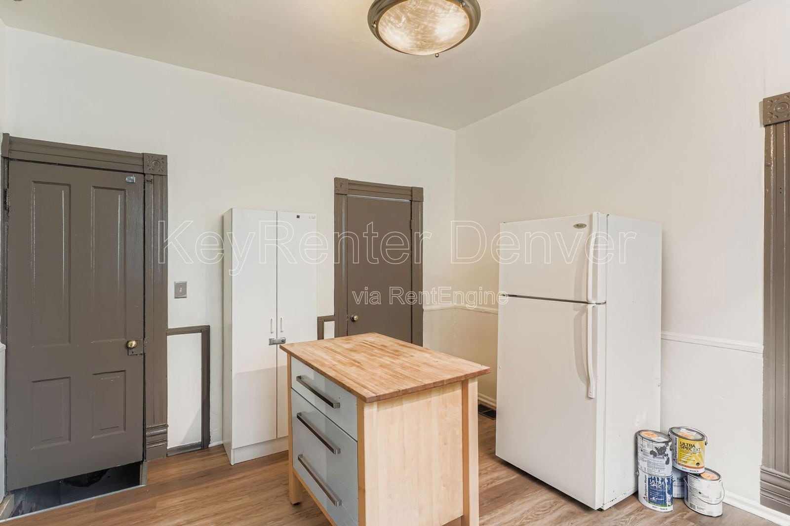 Building Photo - 3340 Wyandot St