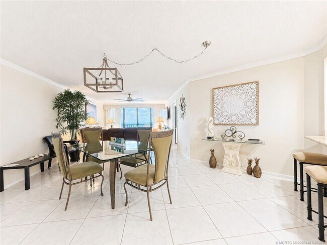 Building Photo - 9500 S Ocean Dr