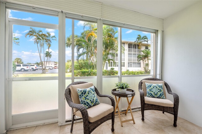 Building Photo - 2856 Garden Dr S