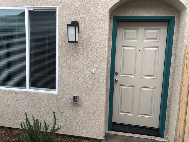 Primary Photo - 3077 Bright St