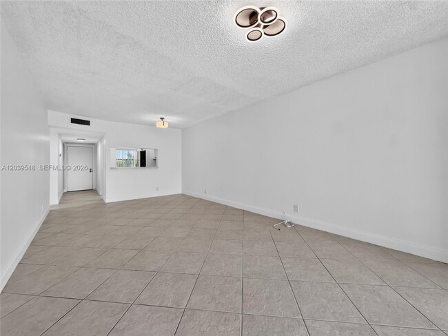 Building Photo - 11358 Taft St