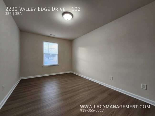 Building Photo - 2230 Valley Edge Dr
