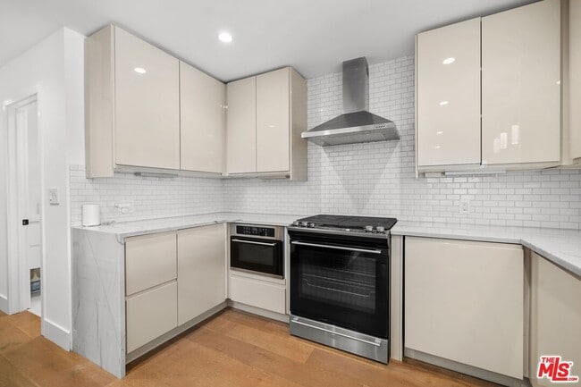 Building Photo - 411 Grand Blvd