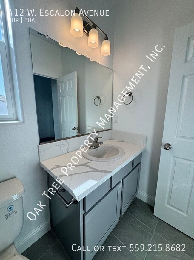 Building Photo - 412 W Escalon Ave