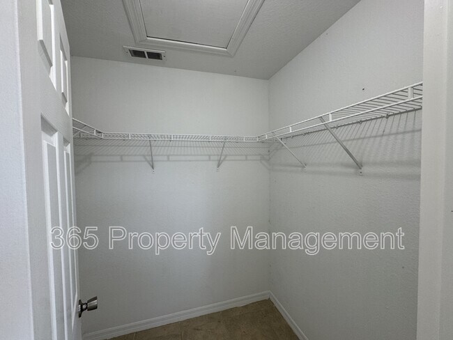 Building Photo - 3614 Cordova Terrace