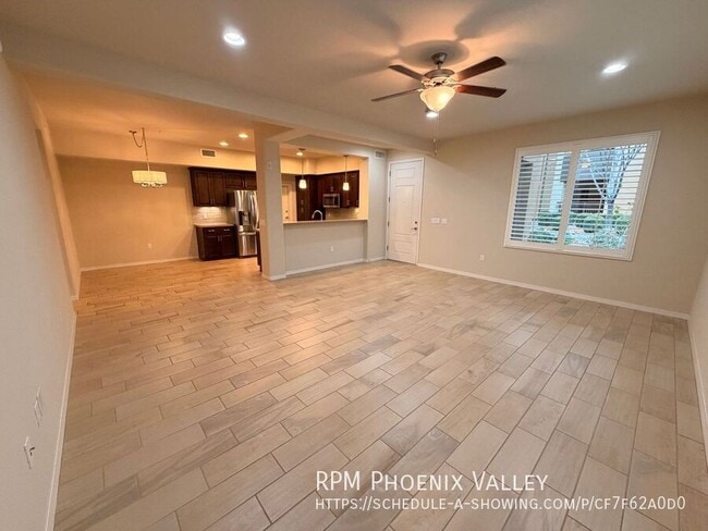 Building Photo - 17850 N 68th St