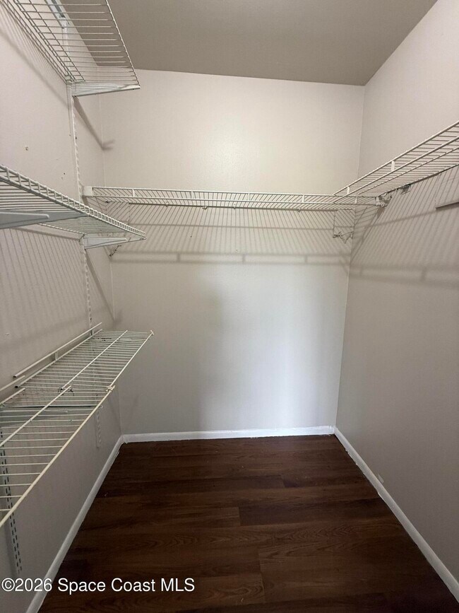 Building Photo - 1490 Van Buren Ave SE