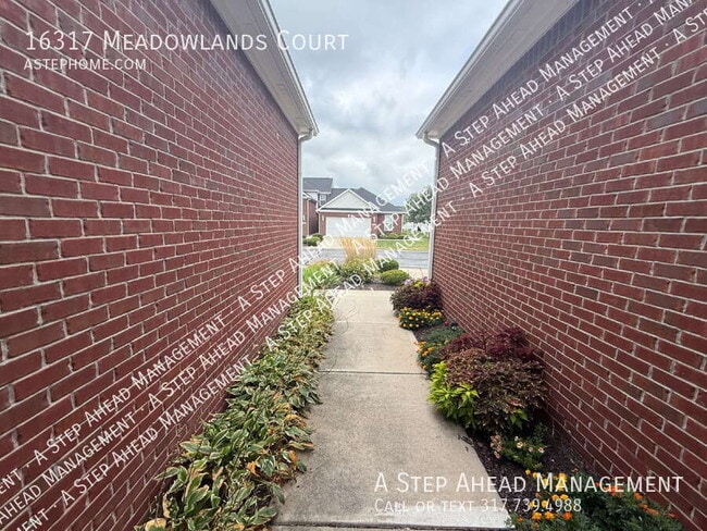 Building Photo - 16317 Meadowlands Ct