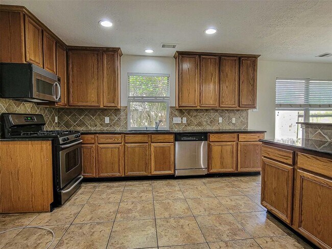 Building Photo - 226 Fairwind Trail Dr