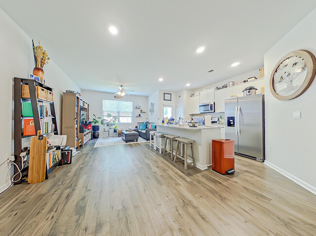 Building Photo - 882 Quaint Parish Cir