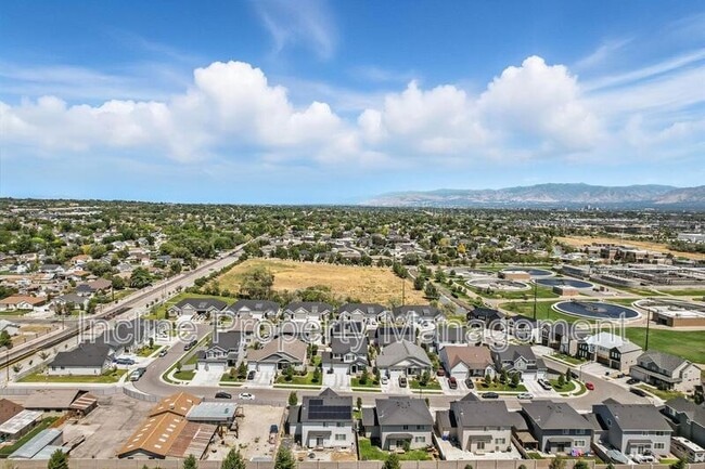 Building Photo - 1248 W Brinkerhoff Dr
