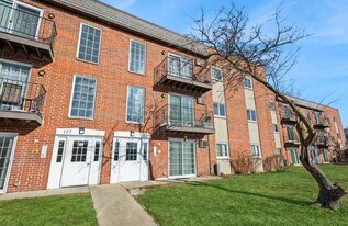 Building Photo - 105 W Elk Trl