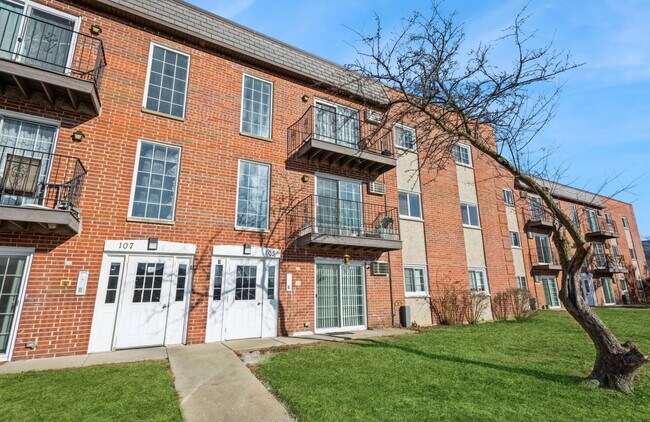 Building Photo - 105 W Elk Trl