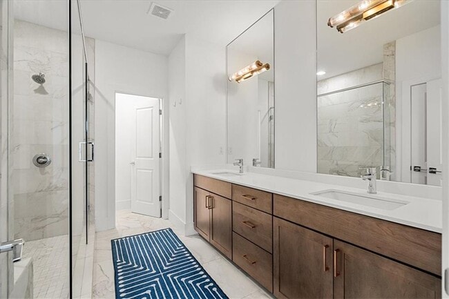 Building Photo - 5862 Westin Rd