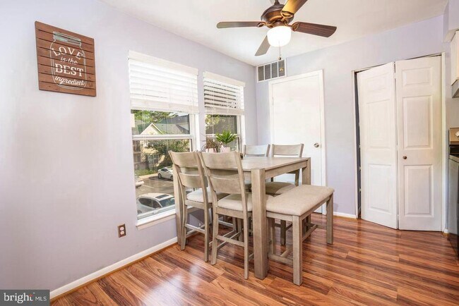Building Photo - 13247 Meander Cove Dr