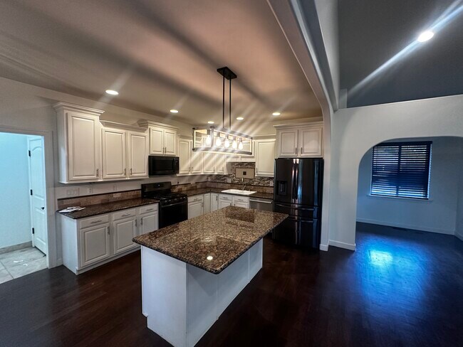 Building Photo - 105 High Ridge Ct