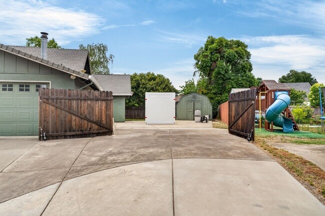 Building Photo - 420 Colusa Pl