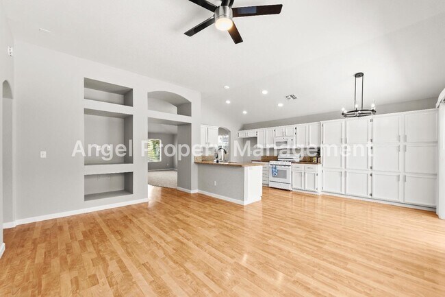 Building Photo - 10093 Oglethorpe Way