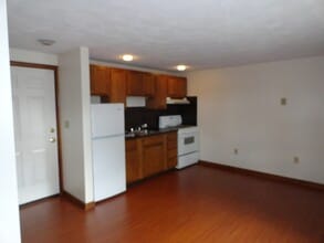 Building Photo - 17 Highland St