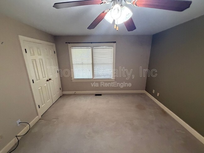 Building Photo - 300 Windermere Cir