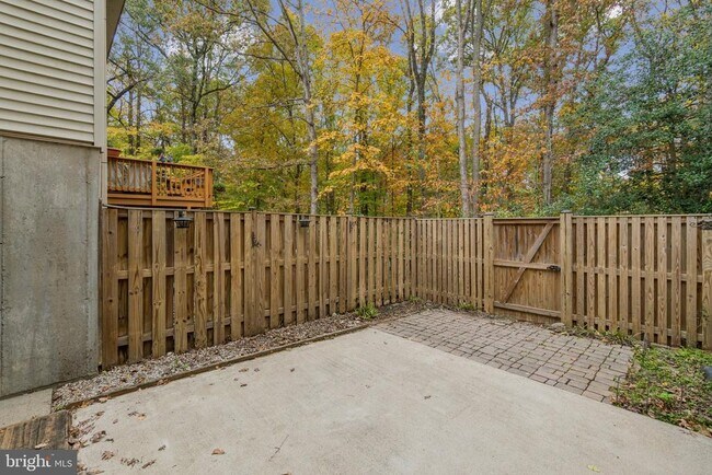 Building Photo - 8474 Sugar Creek Ln