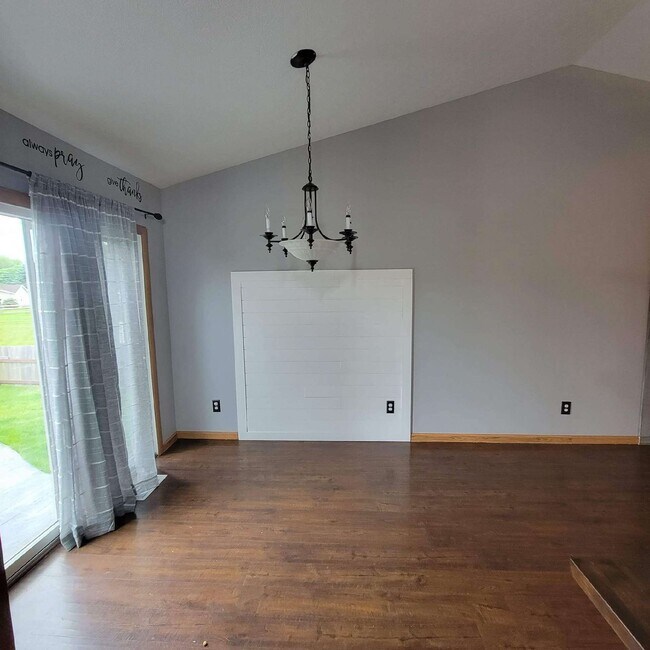 Building Photo - 1492 N Wild Turkey Dr