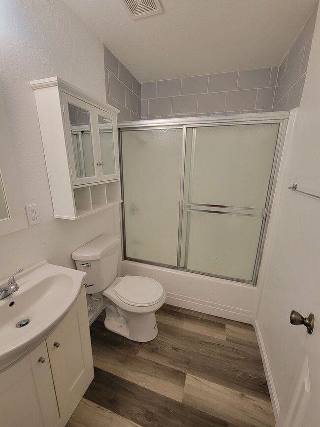 Building Photo - 1 Bedroom 1 Bath Apartment in Orland!