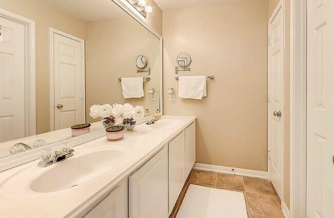 Building Photo - 2617 Sunday House Dr