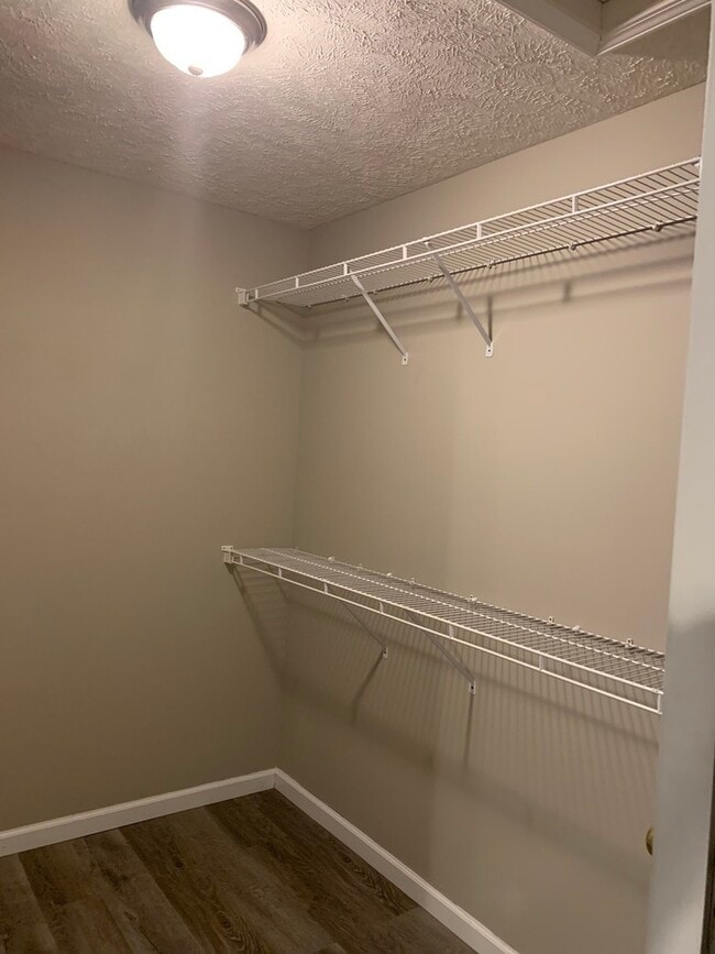 Building Photo - 1116 Doral Dr