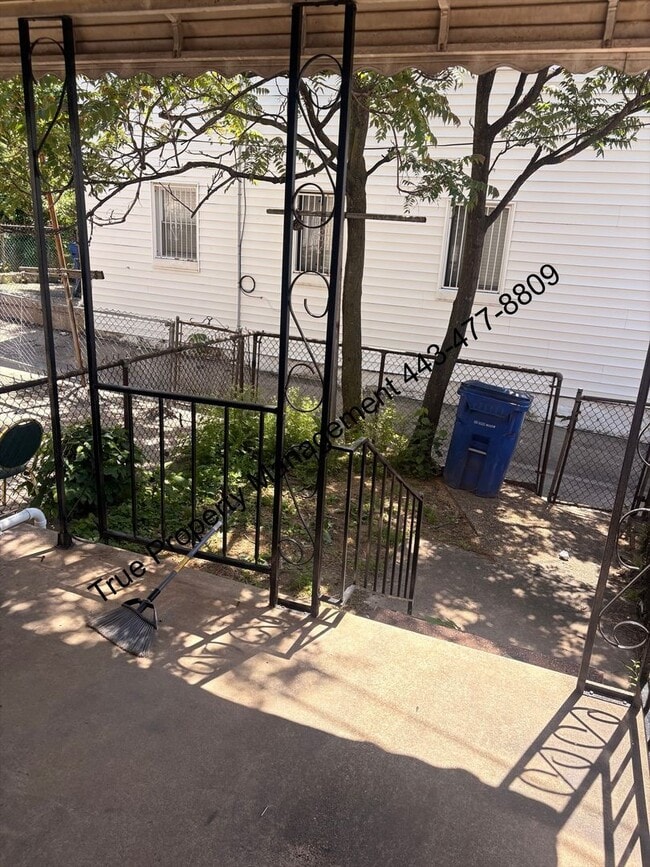 Building Photo - Spacious 3BR Home with Central A/C, 1.5 Baths & Unfinished Basement – Available Now!