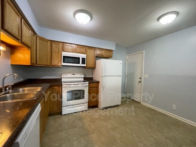 Building Photo - 111 Harbor Dr