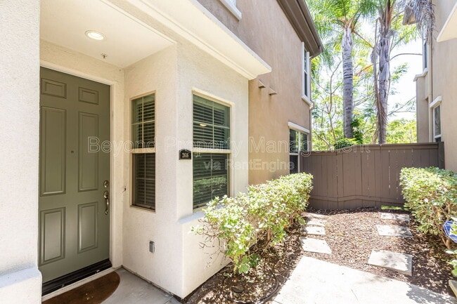 Building Photo - 2616 Bellezza Dr