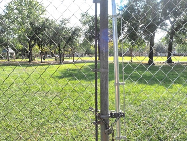 Building Photo - 10319 Raritan Dr