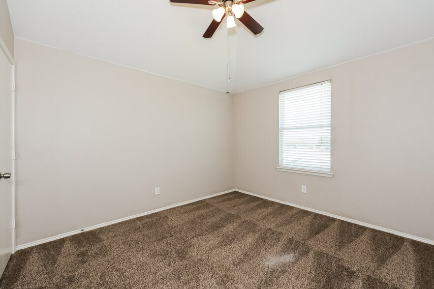 Building Photo - 9316 Liberty Crossing Dr