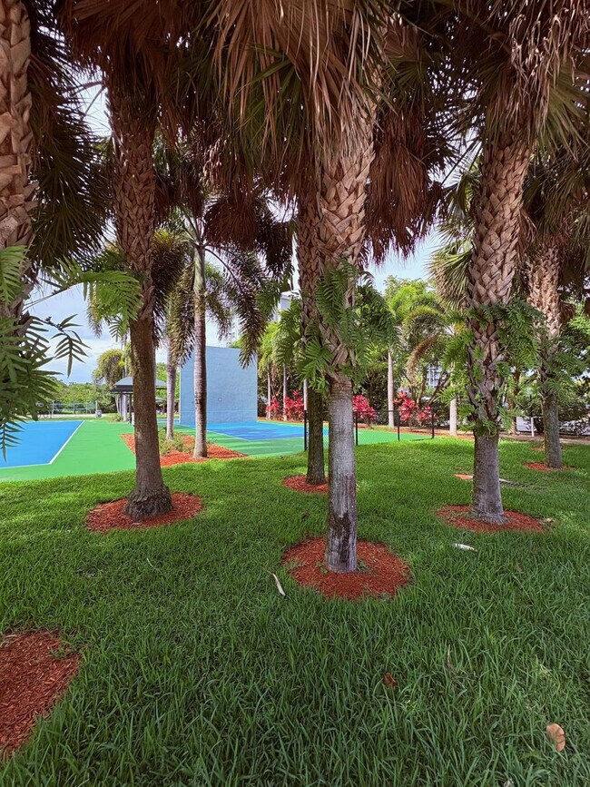 Building Photo - 2671 S Course Dr