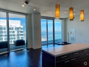 Building Photo - 2BR/2BA 41th Floor at Infinity! VIEWS! Hug...