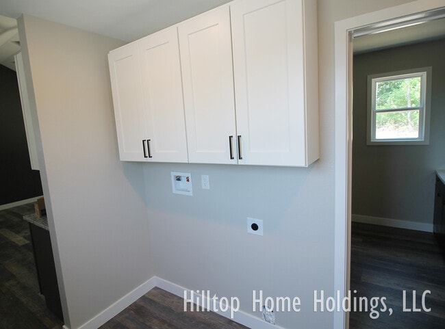 Building Photo - 4 Iron Oak Ln