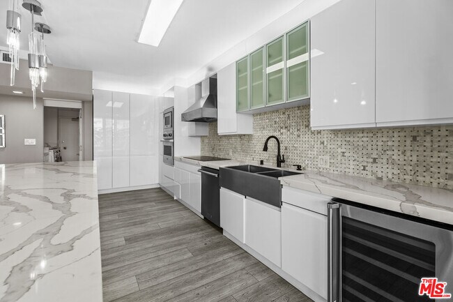 Building Photo - 1333 S Beverly Glen Blvd