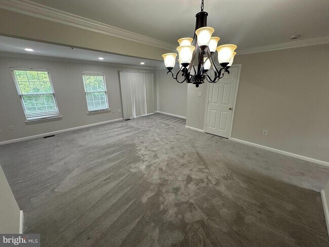 Building Photo - 953 Dunloring Ct
