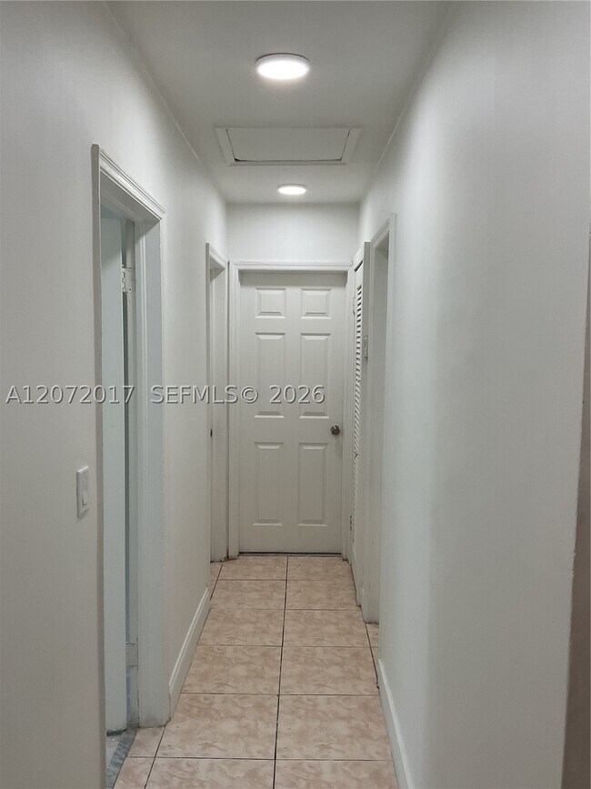 Building Photo - 1620 NW 128th St