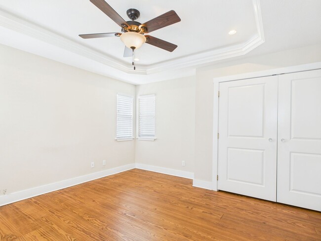 Building Photo - Adorable Bunglow