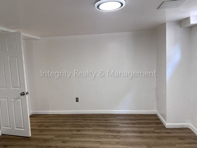 Building Photo - 4631 W Moncrieff Pl